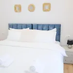 Lindi's 4/7