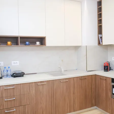 Lindi's 4/7 Appartement Tirana