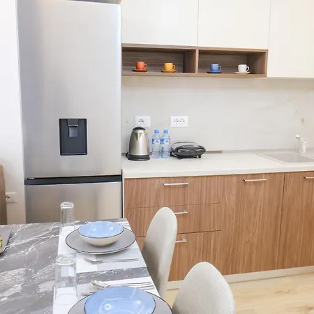 Lindi's 4/7 Apartment